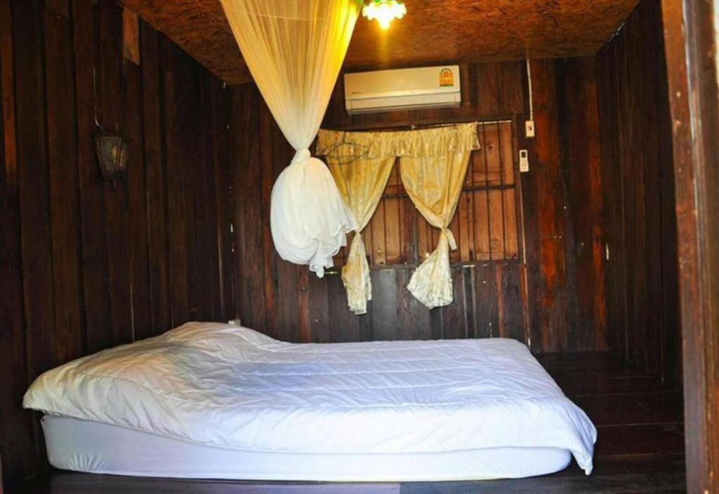 Отель Oyo 1155 Bikers House And Enduro Tours Чиангмай Экстерьер фото