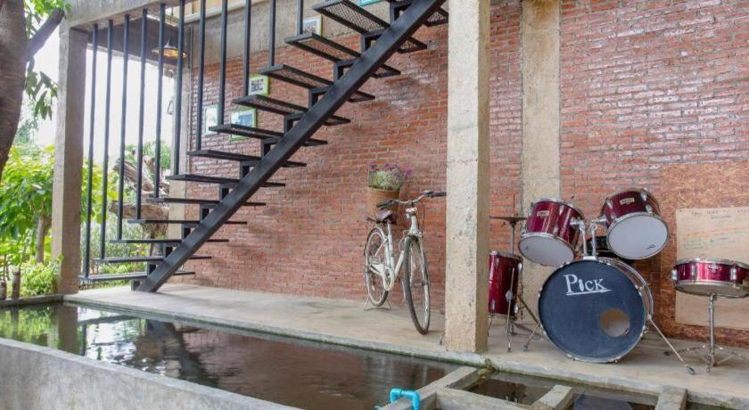 Отель Oyo 1155 Bikers House And Enduro Tours Чиангмай Экстерьер фото
