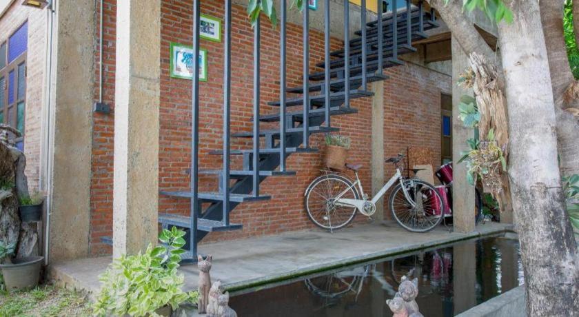 Отель Oyo 1155 Bikers House And Enduro Tours Чиангмай Экстерьер фото