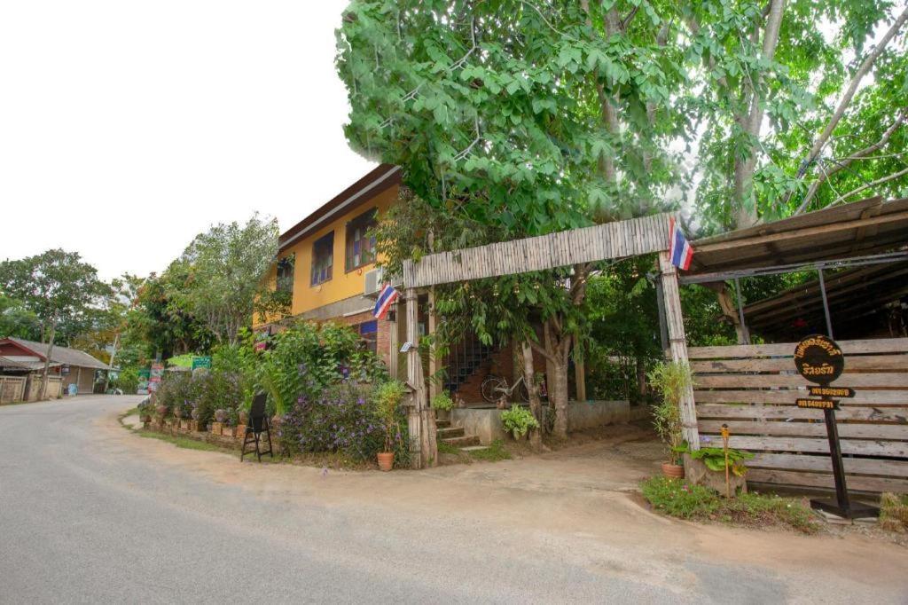 Отель Oyo 1155 Bikers House And Enduro Tours Чиангмай Экстерьер фото