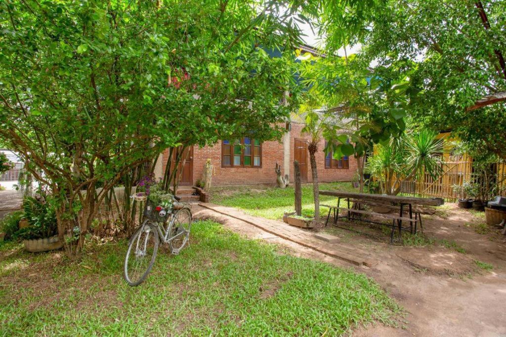 Отель Oyo 1155 Bikers House And Enduro Tours Чиангмай Экстерьер фото